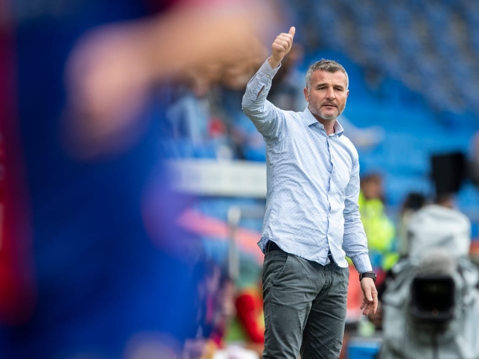 Das Bild trügt FCB-Trainer Frei ist nicht immer mit der Leistung seines Teams zufrieden.