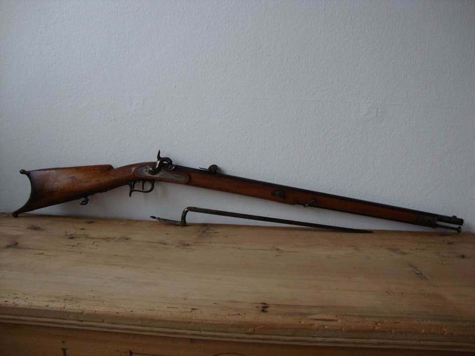 Ein eidgenössischer Feldstutzer 1851 mit Bajonett. Er war das erste Gewehr, mit dem der Bundesrat alle Kantone einheitlich ausstattete.