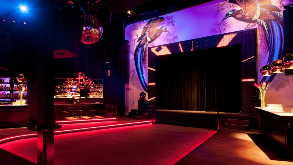 Im Plaza Club in Zürich findet die Open Mic Show statt.