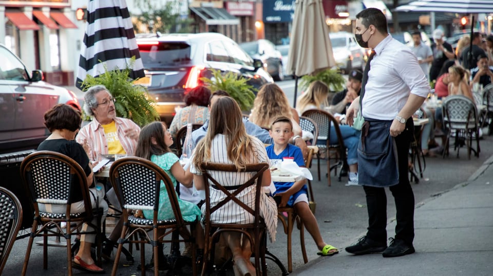 Restaurantbetrieb auf New Yorks Strassen