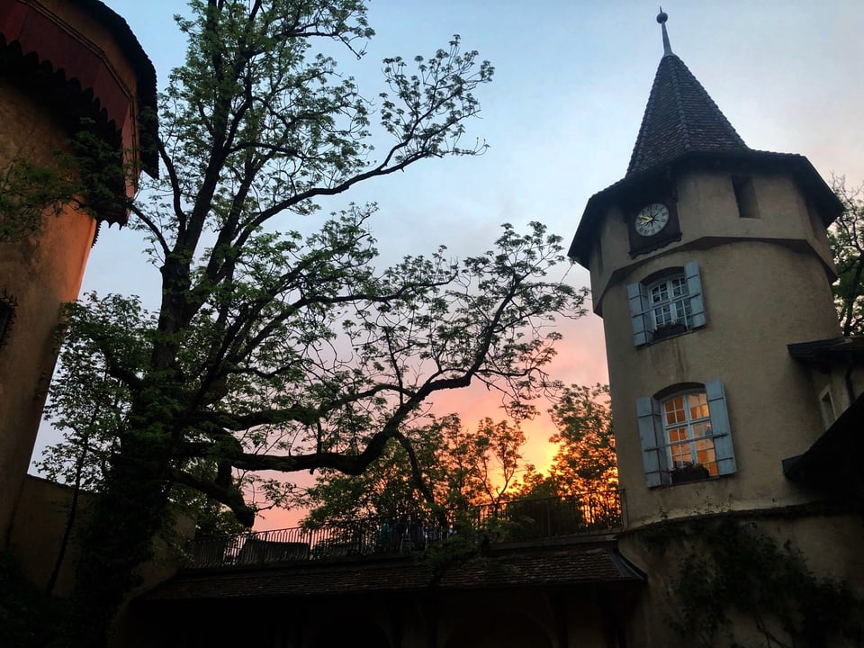 Schloss Wildenstein im Abendrot.