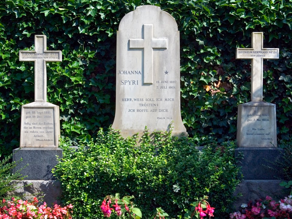 Grabstein von Johanna Spyri auf dem Friedhof Sihlfeld in Zürich.