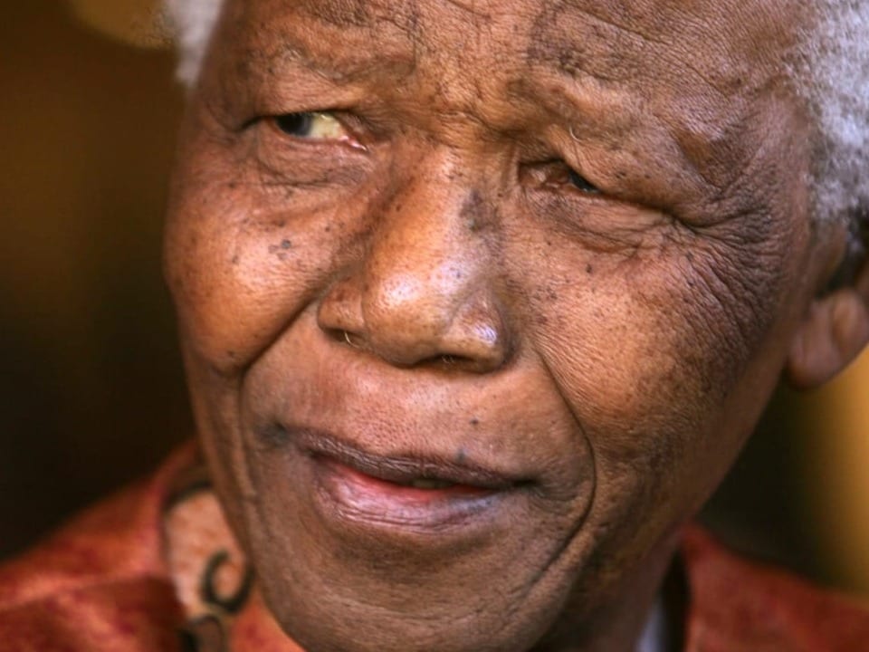 Nelson Mandela 2004 im Büro einer seiner Stiftungen in Johannesburg. 