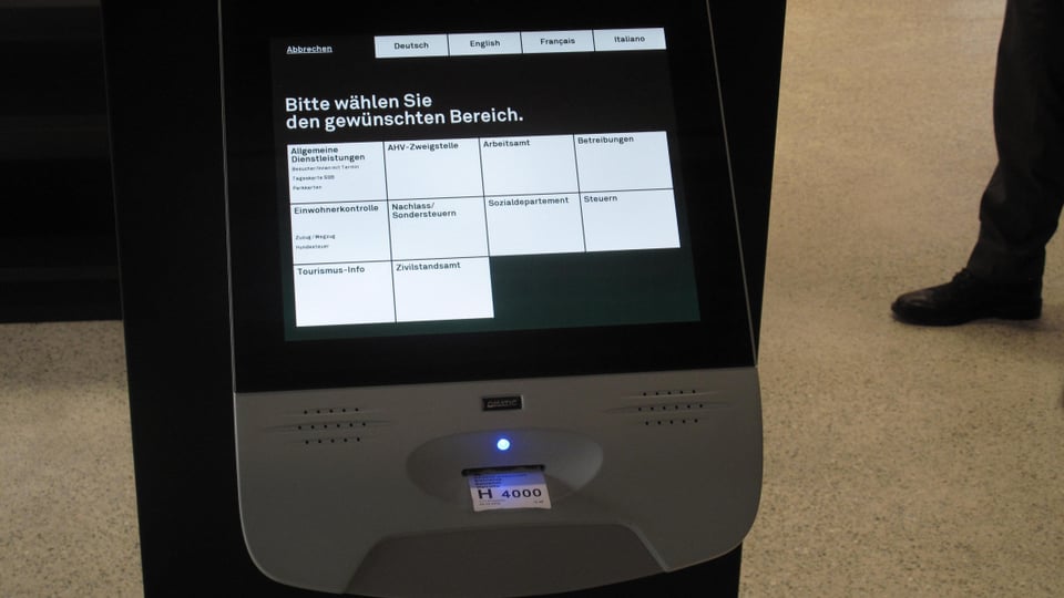 Ticketautomat mit Angaben zur gewünschten Amtsstelle