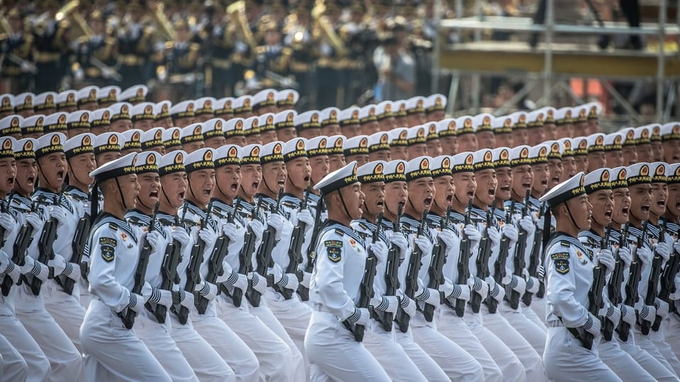 Chinesische Marinesoldaten auf dem Tiananmen-Platz in Peking, 2019
