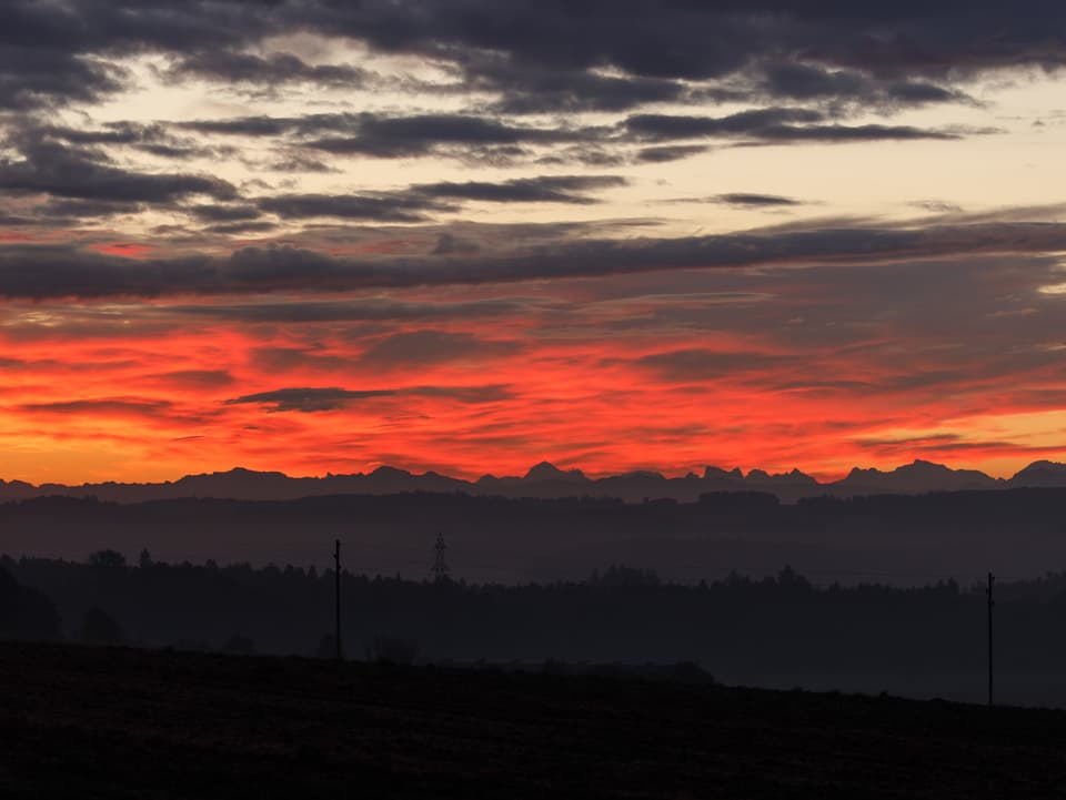 Kitschiges Morgenrot, Bergpanorama