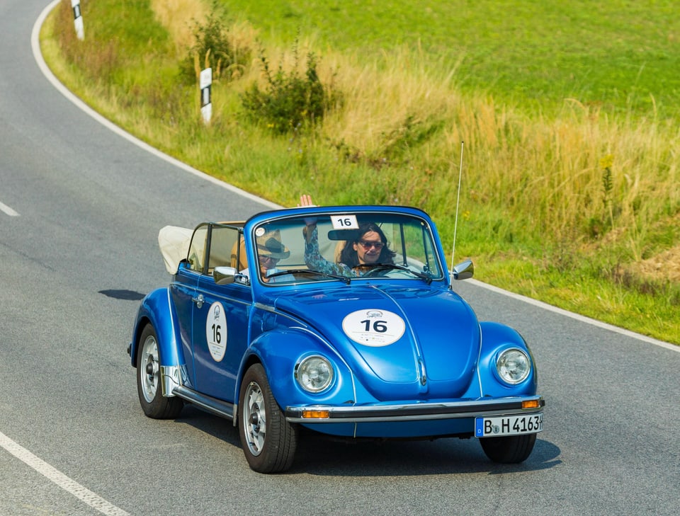 Ein VW-Käfer in der Cabrio-Version.