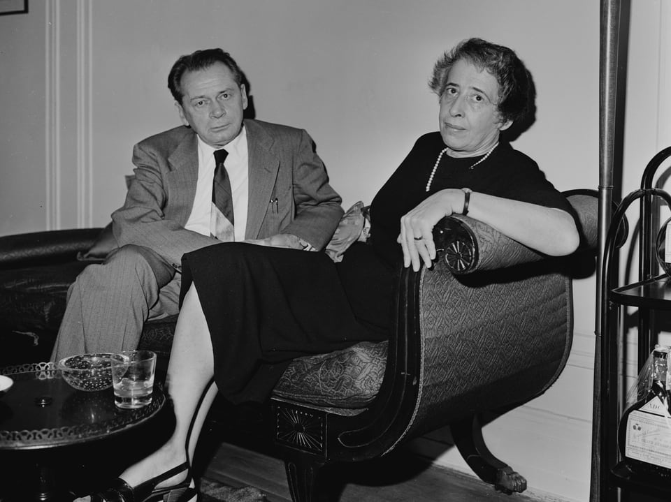 Hannah Arendt mit ihrem Ehemann Heinrich Blucher im jahre 1960.