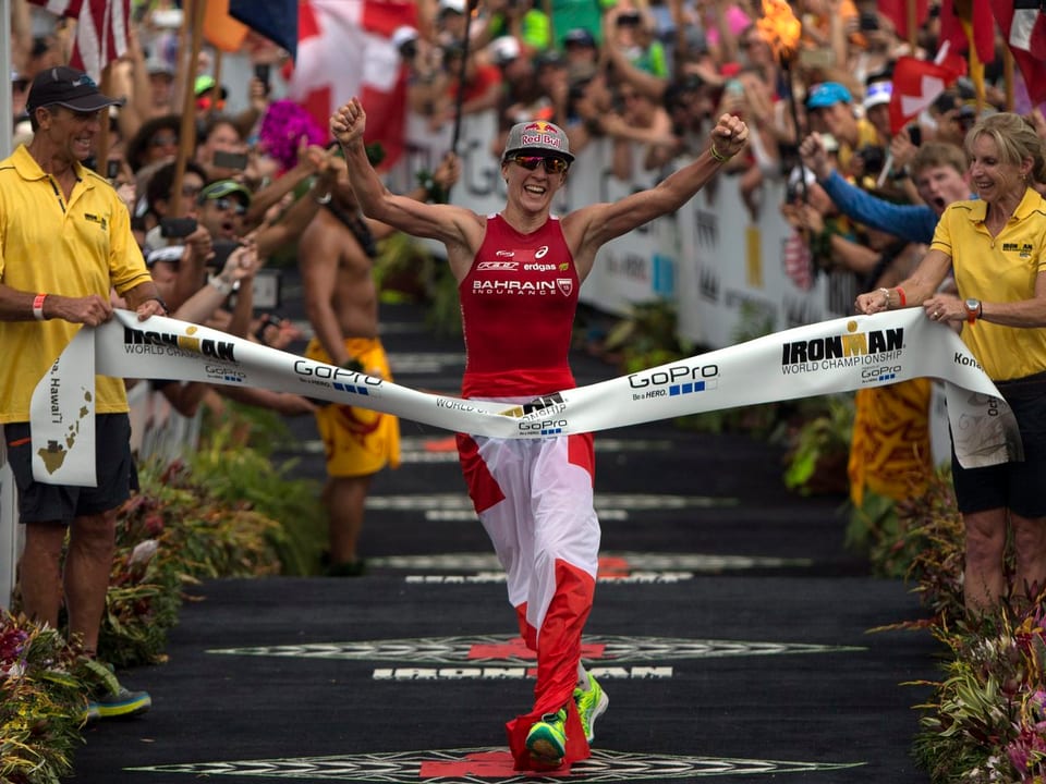 Ryf bejubelt ihren Ironman-Hawaii-Sieg