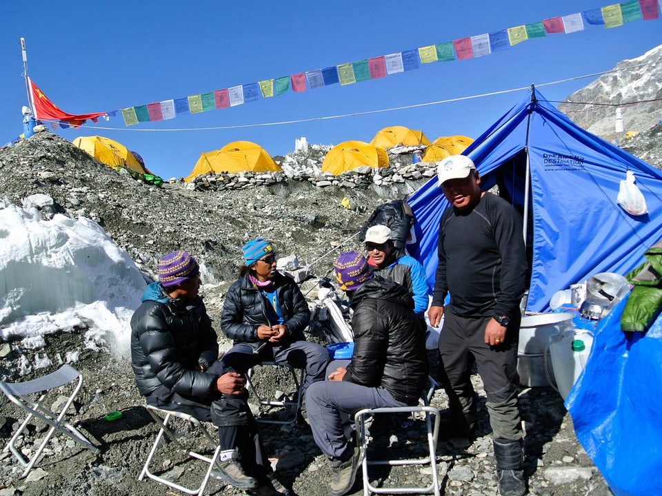 Sherpas im Basislager