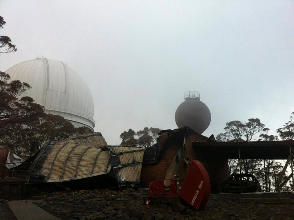 Niedergebranntes Besucherzentrum eines Observatoriums in Australien (keystone) 
