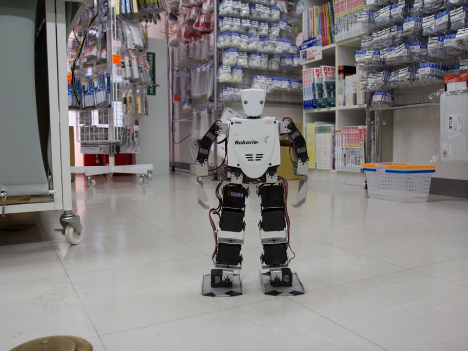 Der Klassiker: Ein Roboter im Laden.