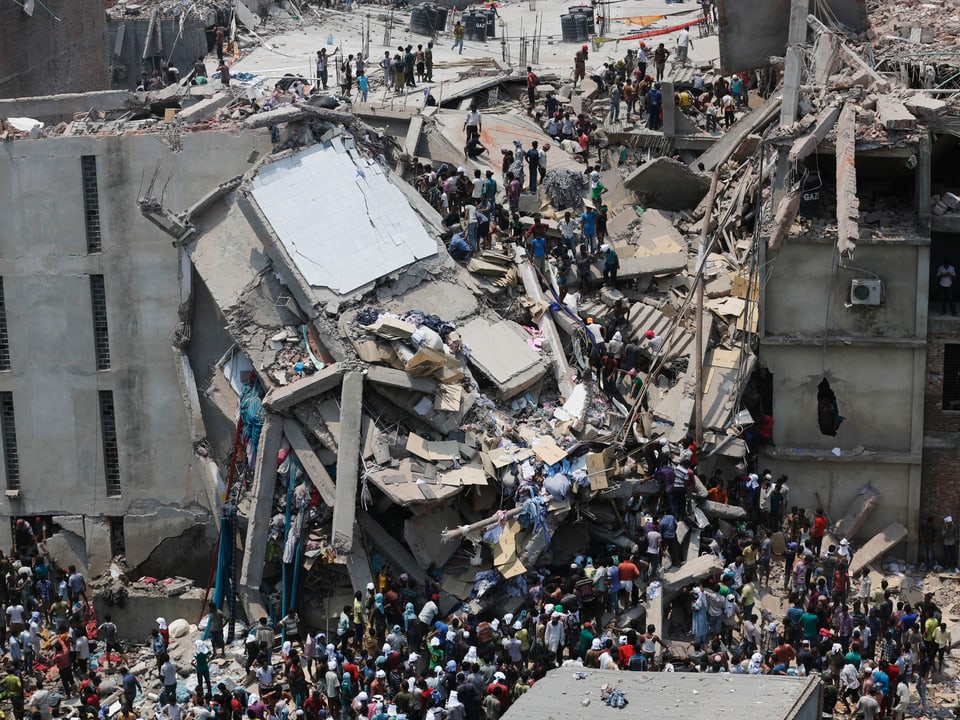 Eingestürzte Gebäude nahe Dhaka, 2013