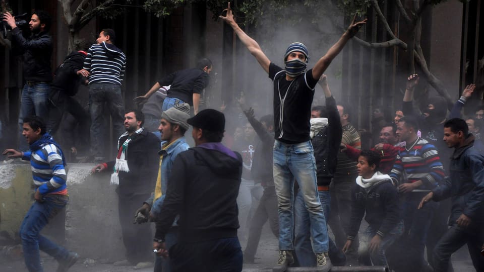 Das ägyptische Volk ist unzufrieden. Der Machtwechsel hat kaum Besserungen gebracht. Demonstraten protestieren auf der Strasse.