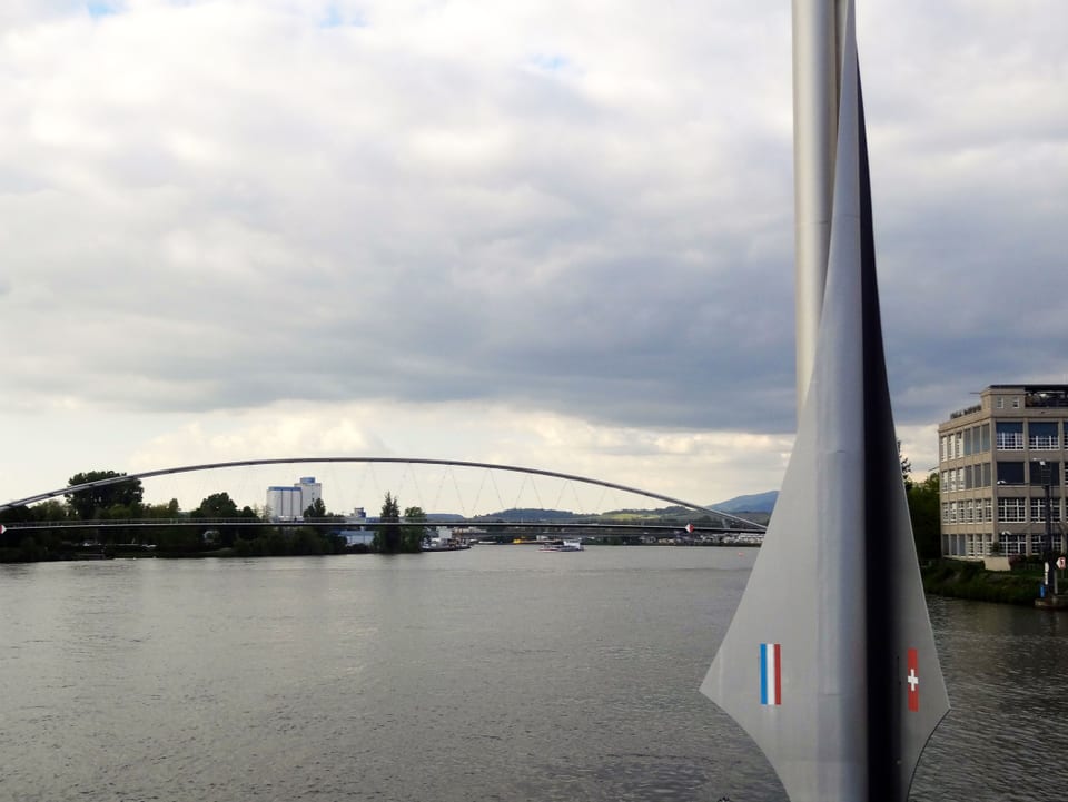 Blick von der Dreiländerbrücke.