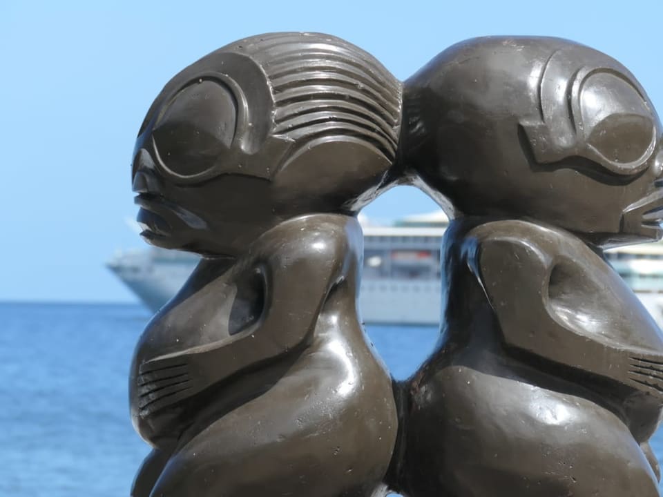 Eine traditionelle Skulptur in den Marquesas Inseln