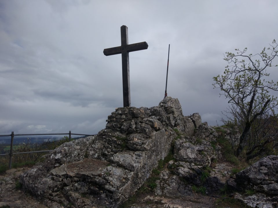 Gipfelkreuz auf der Ruine Spiegelberg