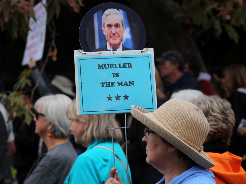 Anti-Trump-Demo, eine Frau hält ein Schild mit der Aufschrift «Mueller is The Man»
