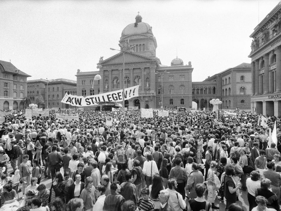 Demonstration vor dem Bundeshaus (1987)