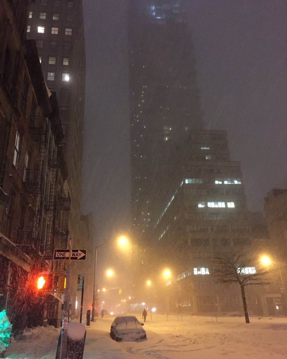 Verschneite Strassen in New York.