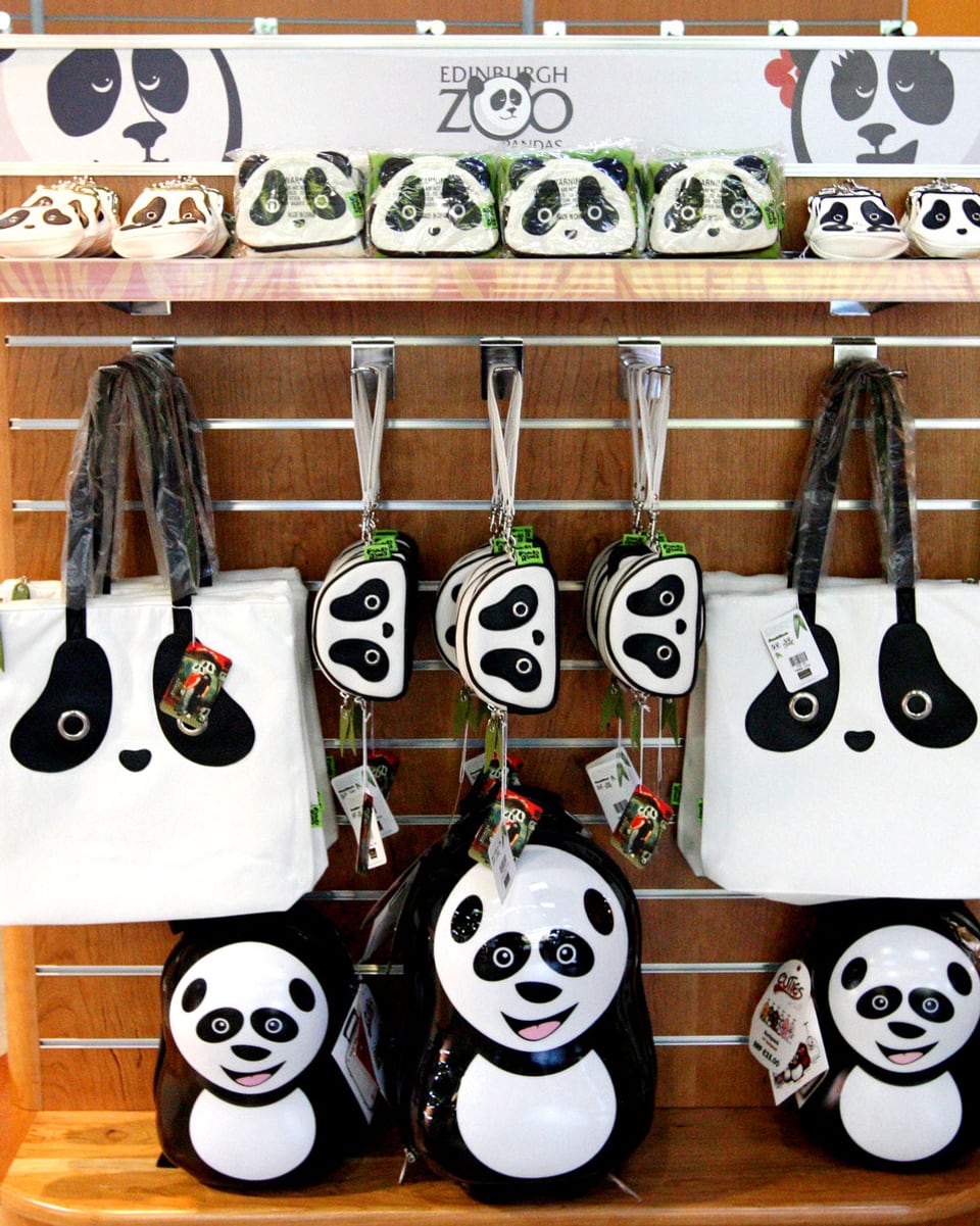 Panda-Souvenirs: Rucksäcke, Taschen, Geldbeutel.