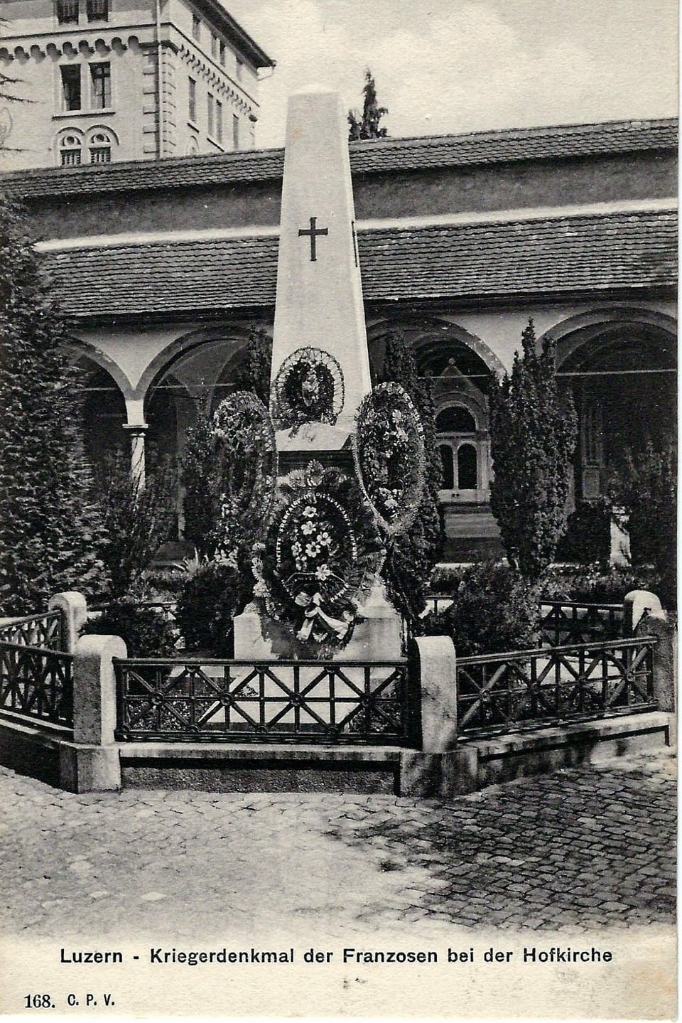 Denkmal für die in Luzern verstorbenen Bourbaki-Soldaten bei der Hofkirche