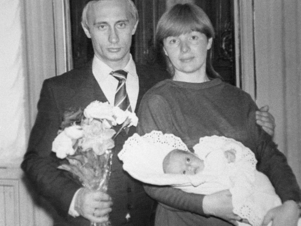 Putin und Putins Frau Ljudmila und Tochter.