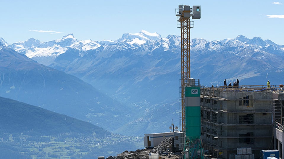 In Crans-Montana wird ein Gebäude gebaut.