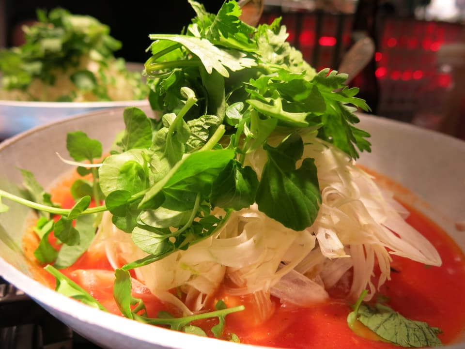 Vietnamesische Tomaten-Pepperoni-Fleischbällchen mit Fenchel und Koriander