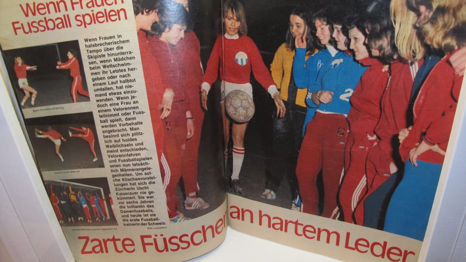 Bild einer Geschichte über Frauenfussball in einer Schweizer Illustrierten aus den 80er Jahren.