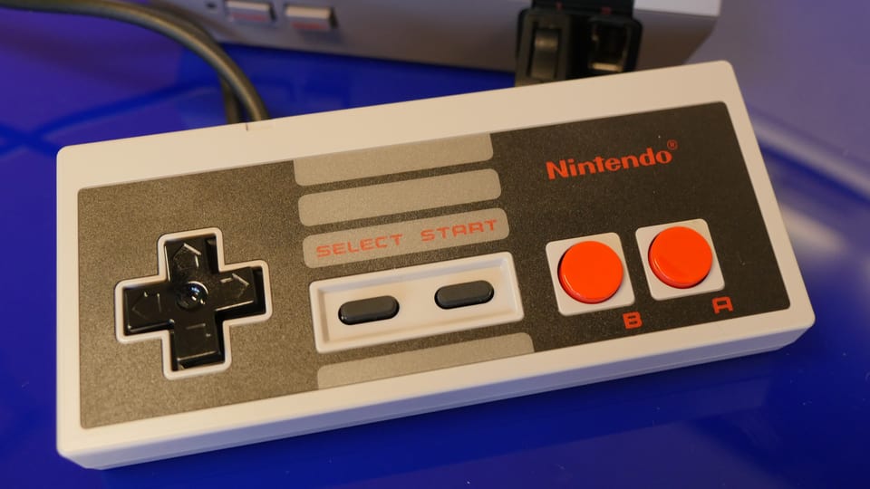 Ein Controller der Nintendo Classic Mini.