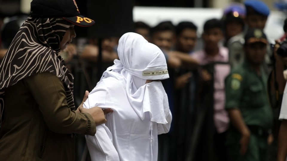 Frau wird in Aceh.