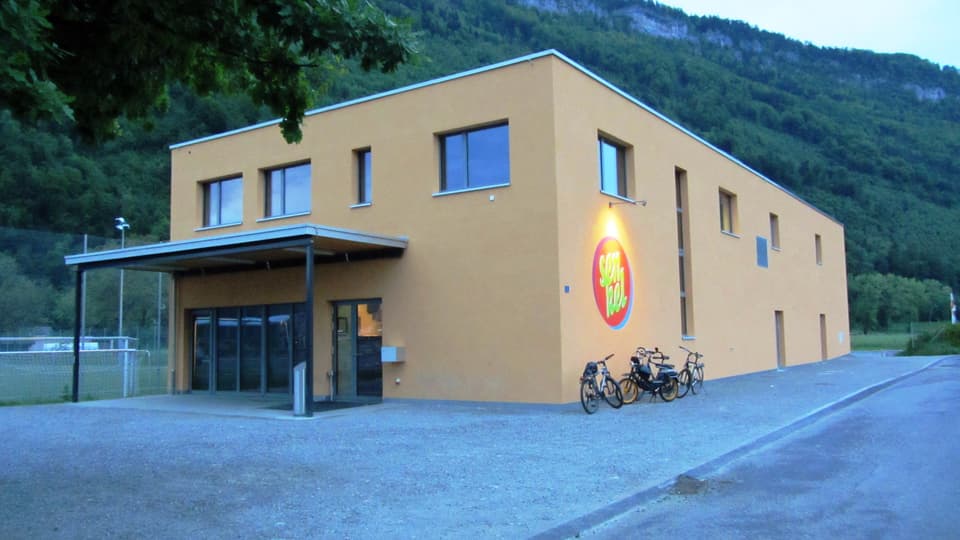 Das Jugendkulturhaus in Stans ist in «Apricot» gestrichen, der Farbe der Jugend.