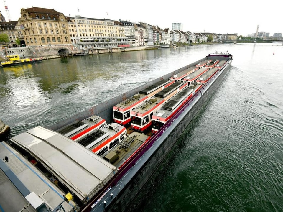 Waldenburgerbahn auf dem Schiff.