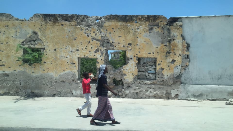 Zerschossene Häuserfassade in Mogadishu