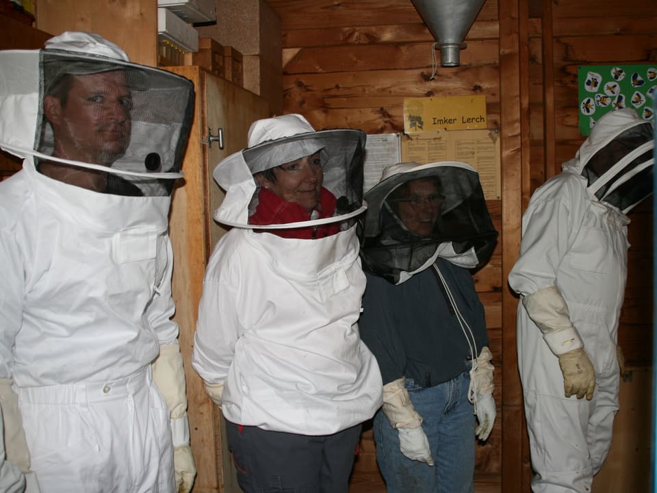Fast ausschliesslich Frauen: Die Kursbesucher im Bienenhaus. 