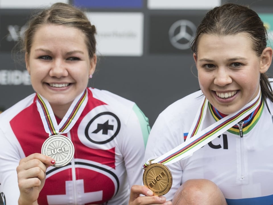 Sina Frei und Alessandra Keller mit Silber- und Goldmedaillen
