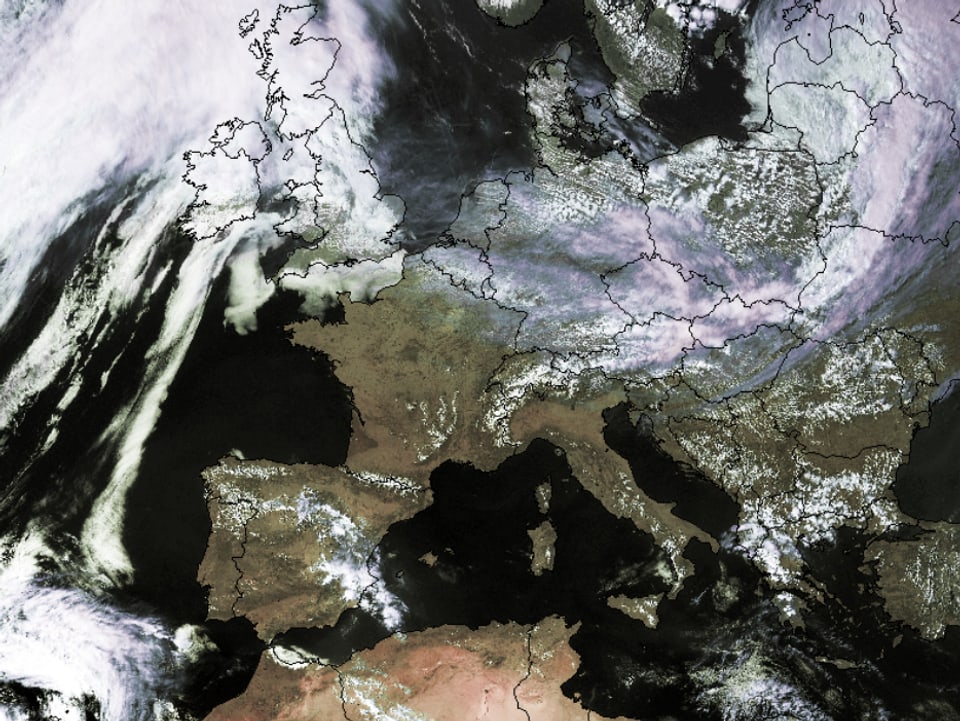 Stellvertretend für ein fehlenes Bild steht ein Satellitenbild. Die Störungen zogen östlich der Schweiz vorbei. Bei uns dominierte sonniges Wetter.