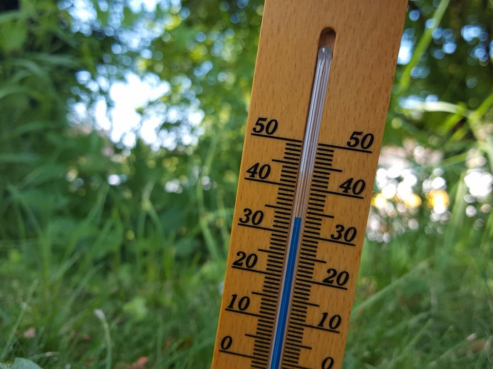 Thermometer mit 34 Grad.