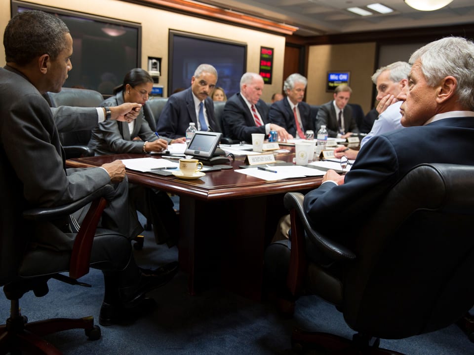 Sitzungszimmer mit US-Präsident Obama und dem nationalen Sicherheitsrat.