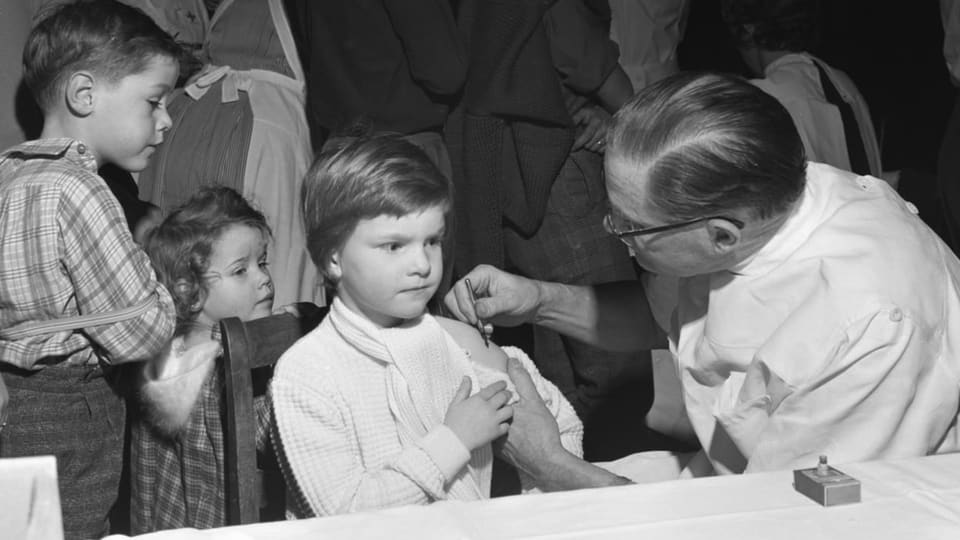 Impfaktion gegen Kinderlähmung in Zürich.