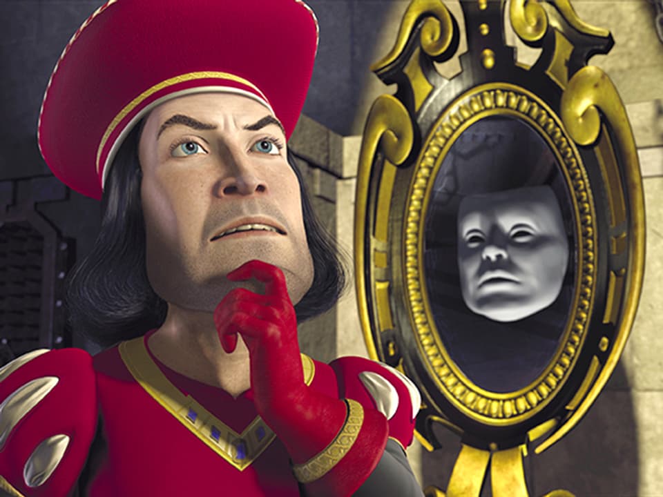 Ein Mann mit rotem Hut steht neben einem Spiegel, in dem ein graues Gesicht zu sehen ist.