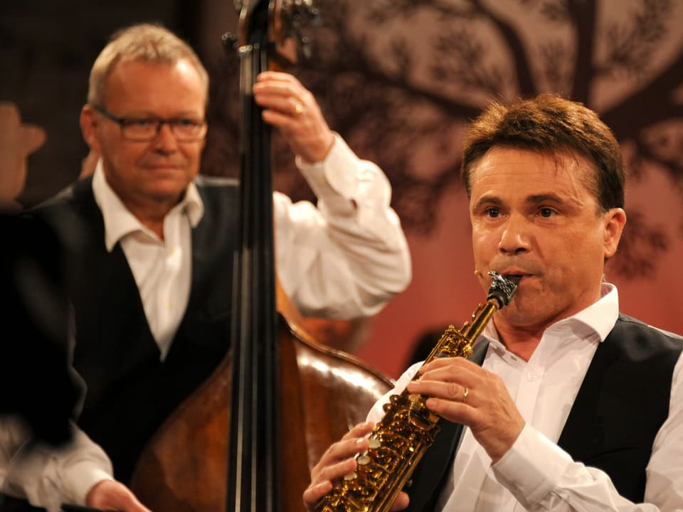 Walter Grimm spielt Sopran Saxophon.