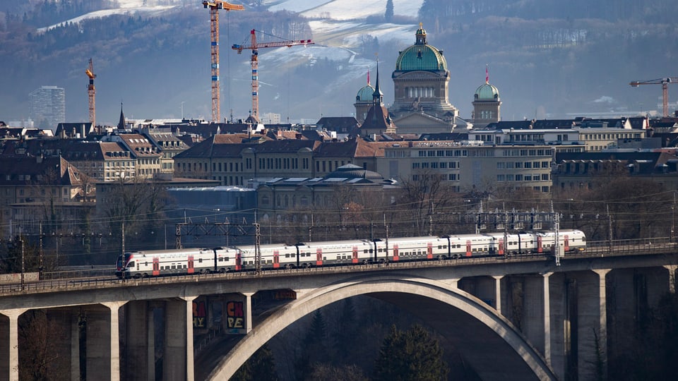 Panorama und Bern und Zug vorne dran