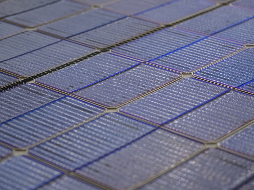Close-up de painéis solares.