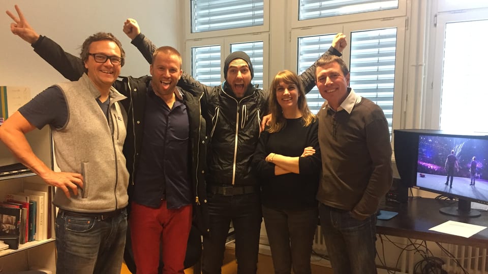 Das Team (v.l.n.r):  Dominik Müller (Kameramann), Jonny Fischer, Manu Burkart, Cécile Welter (Editorin), Christian Rösch (Regisseur)