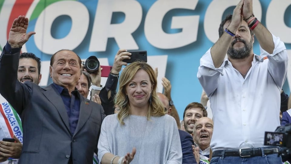 Silvio Berlusconi von der Forza Italia, Giorgia Meloni von den Fratelli d'Italia und Lega -Chef Matteo Salvini.