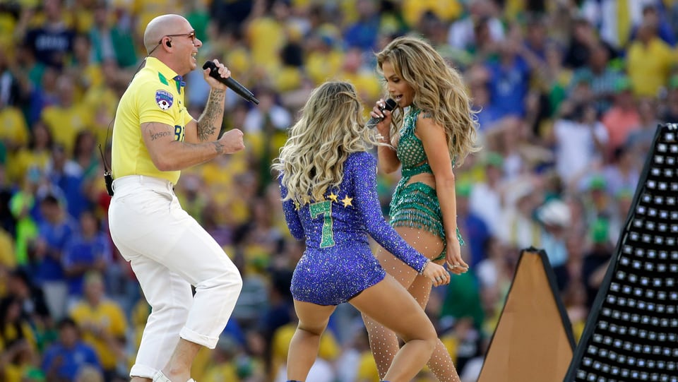 Pitbull, Claudia Leitte und J.Lo bei der Eröffnungsfeier der Fussball-WM