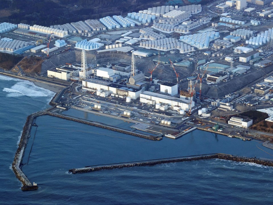 Luftaufnahme des Geländes des AKW Fukushima.