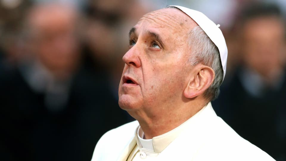 Papst Franziskus hält an Zölibat fest